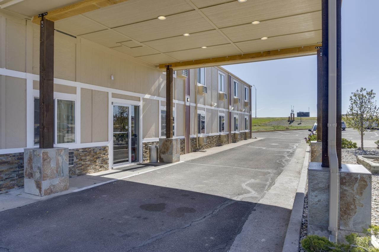 Super 8 By Wyndham Limon Exterior foto