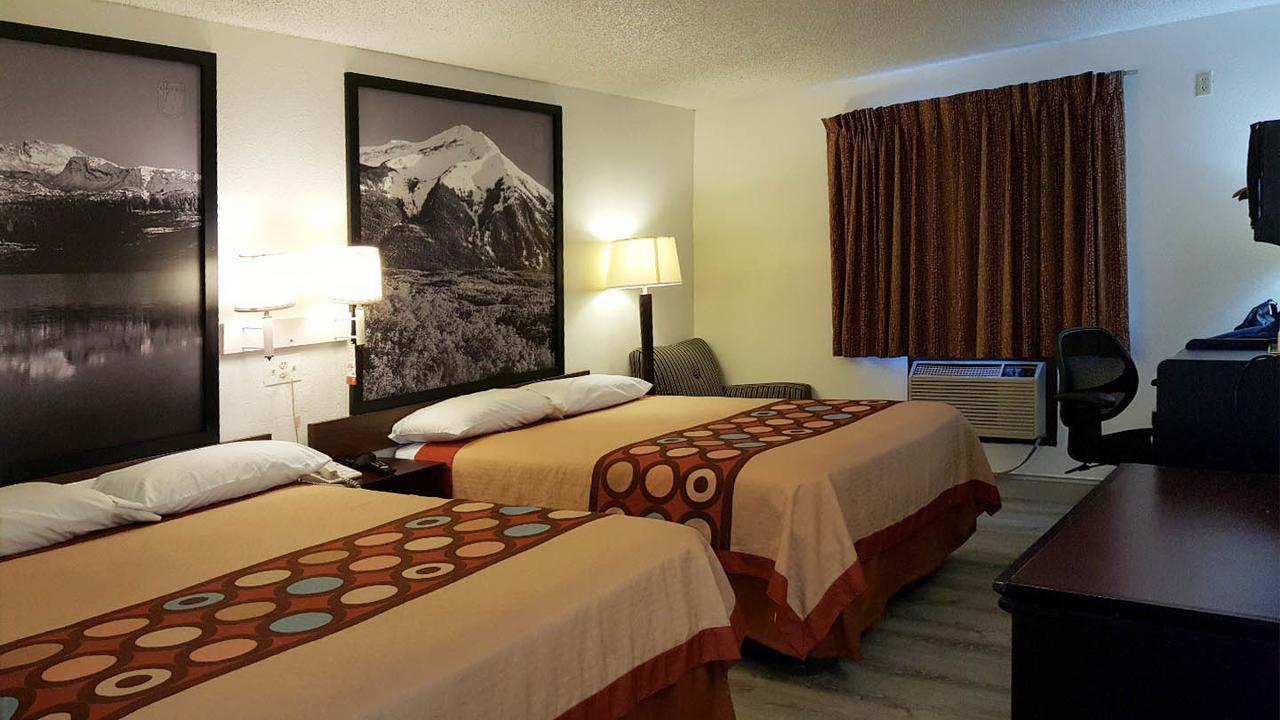 Super 8 By Wyndham Limon Exterior foto